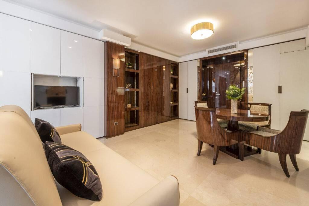 Milan Royal Suites - Luxury Duomo Esterno foto